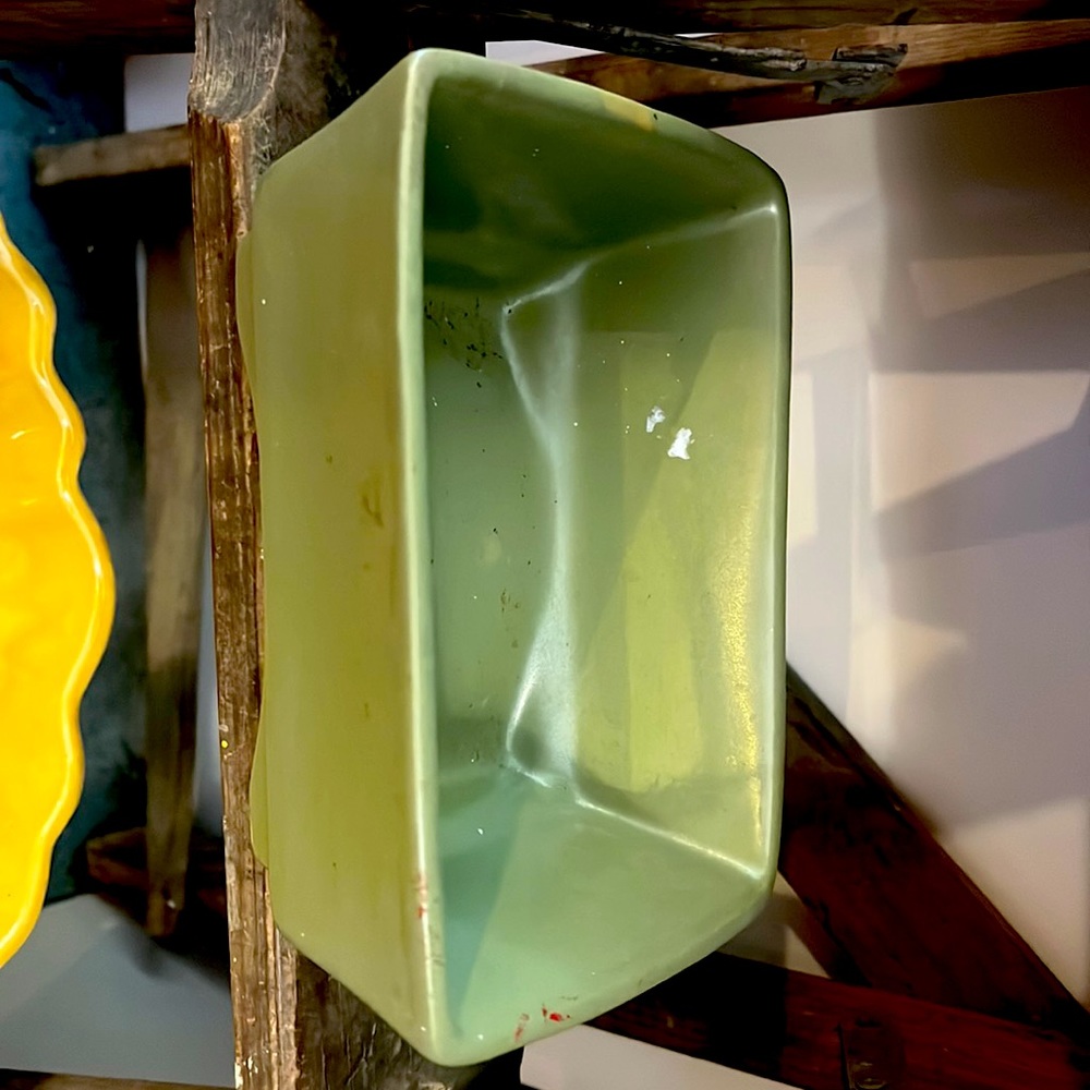 McCoy Floraline green planter